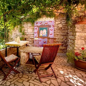 Kamene Price Rooms, Music And Food , Bale Croatia